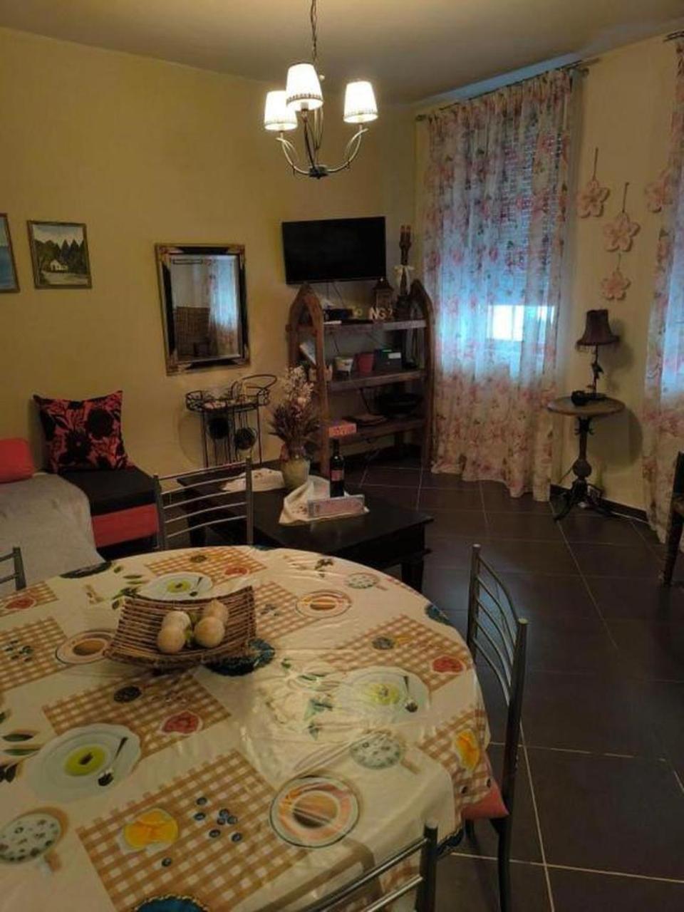 Cozy Alexandros Near Aqueduct Appartement